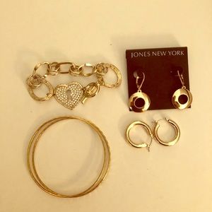 Two bracelets two earrings